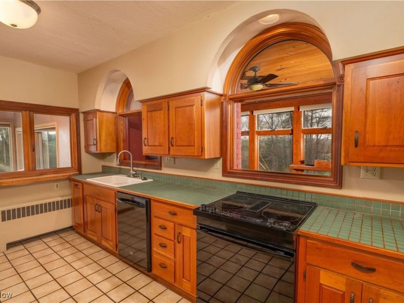 3031 Downeys Hill Drive NE, Dover, OH 44622 Photo 7