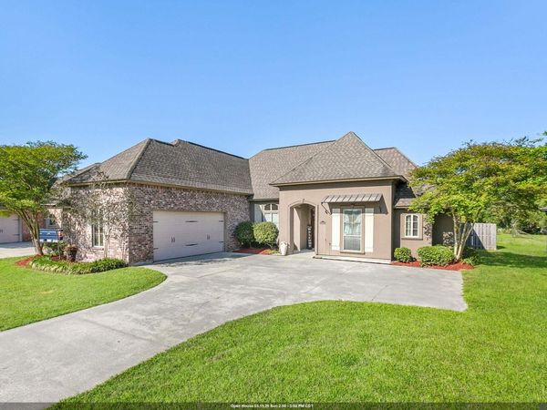 24929 Plantation Lake Ave, Denham Springs, LA 70726