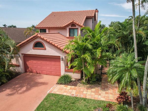 3851 NW 7th Pl, Deerfield Beach, FL 33442