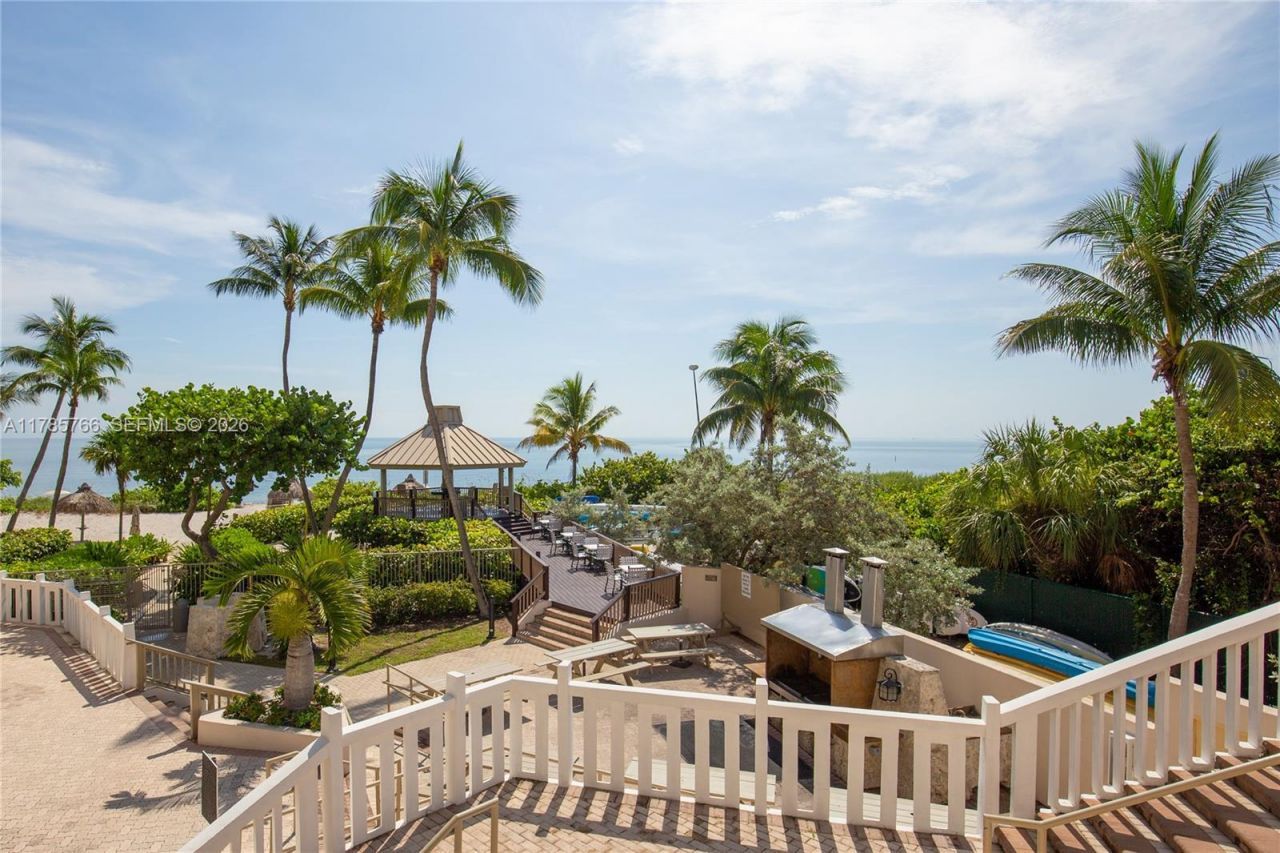 1111 Crandon Blvd, Unit B804, Key Biscayne, FL 33149 Photo