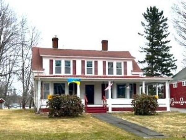 40 Lincoln Street, Dover-Foxcroft, ME 04426