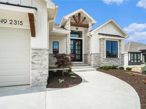 2315 SW Serena Place, Lee's Summit, MO 64082