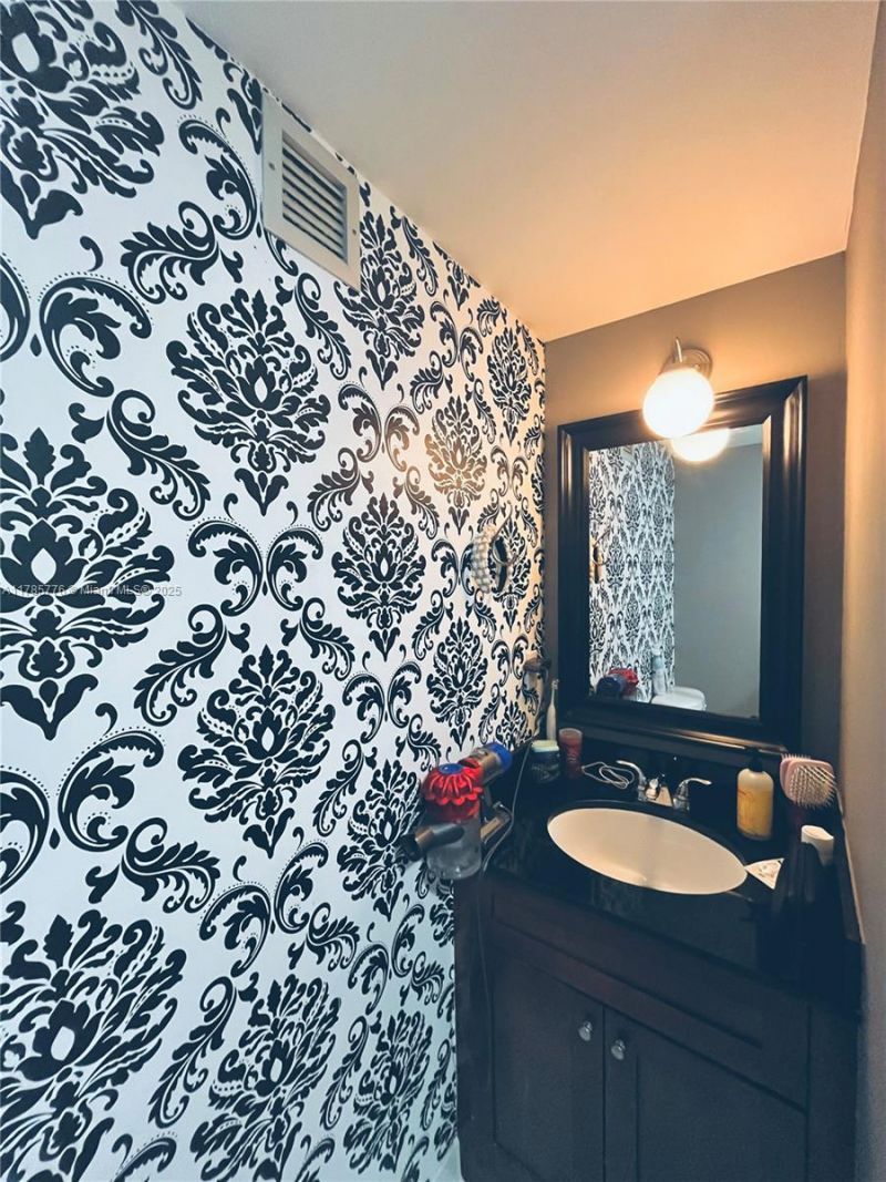 500 Three Islands Blvd, Unit 802, Hallandale Beach, FL 33009 Photo