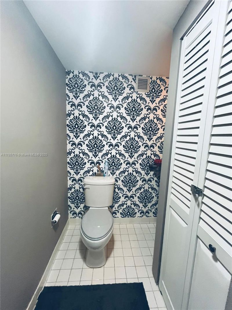 500 Three Islands Blvd, Unit 802, Hallandale Beach, FL 33009 Photo