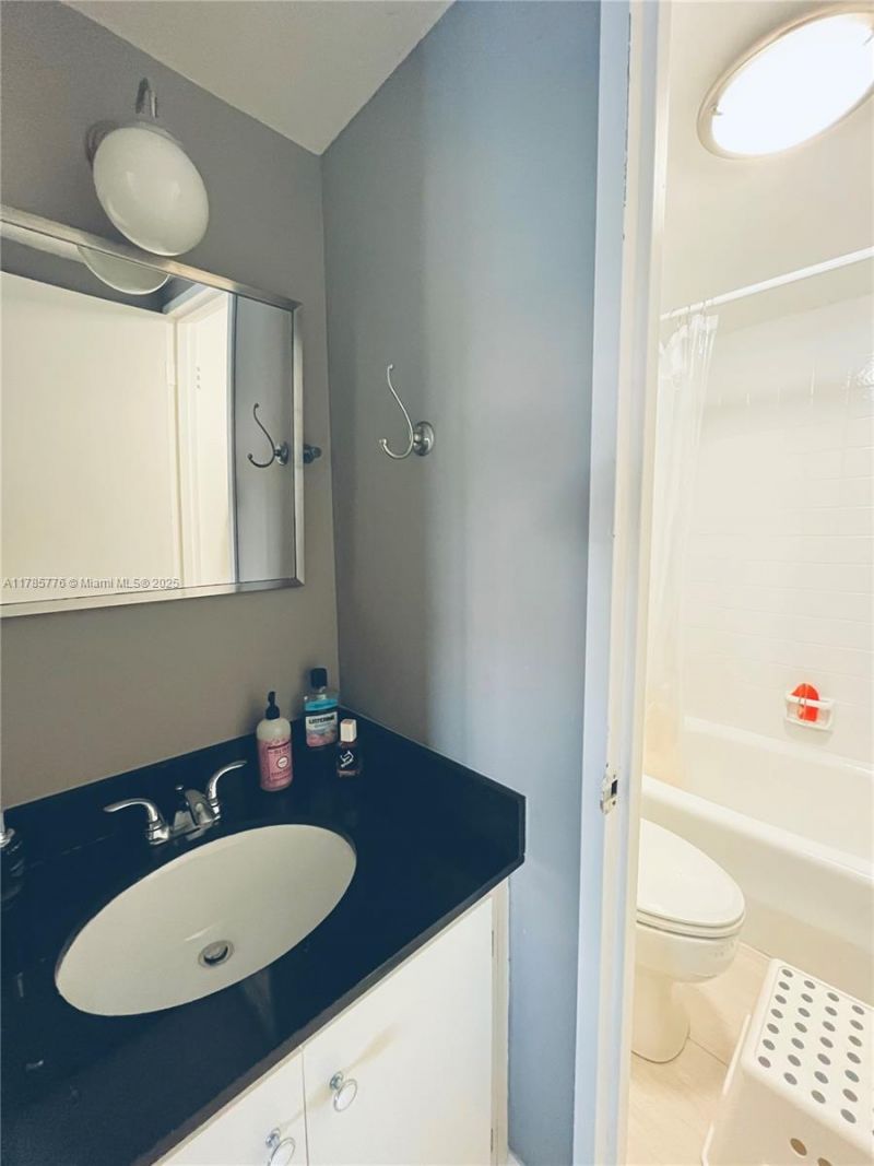 500 Three Islands Blvd, Unit 802, Hallandale Beach, FL 33009 Photo