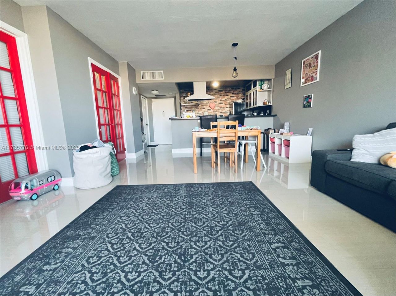 500 Three Islands Blvd, Unit 802, Hallandale Beach, FL 33009 Photo