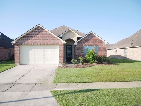 9033 Reserve Oak Ave, Zachary, LA 70791