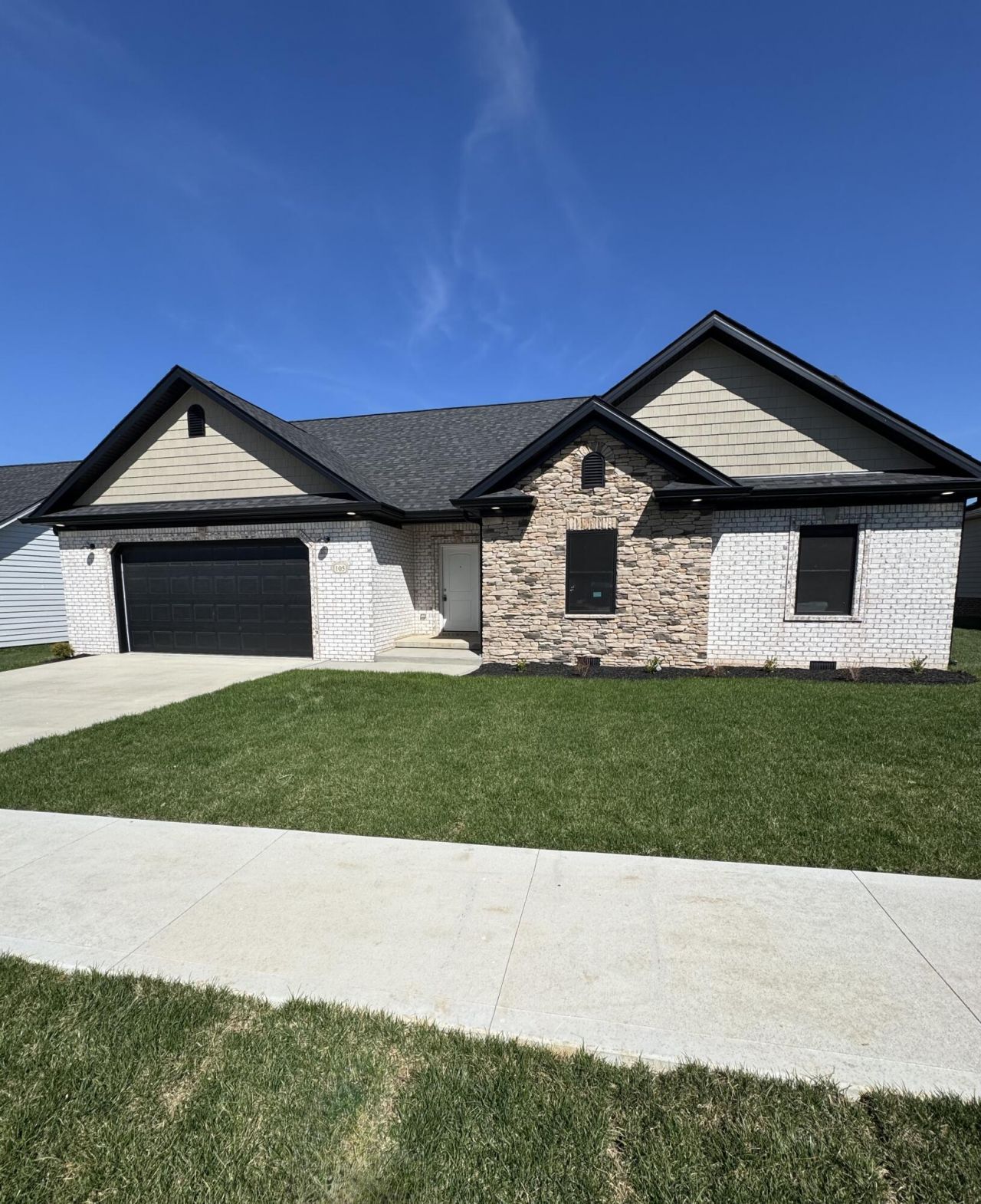 105 Linzi Way, Paris, KY 40361 Main Photo