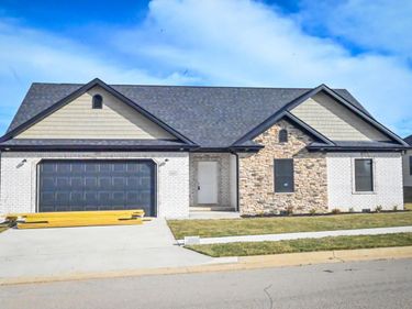 105 Linzi Way, Paris, KY 40361