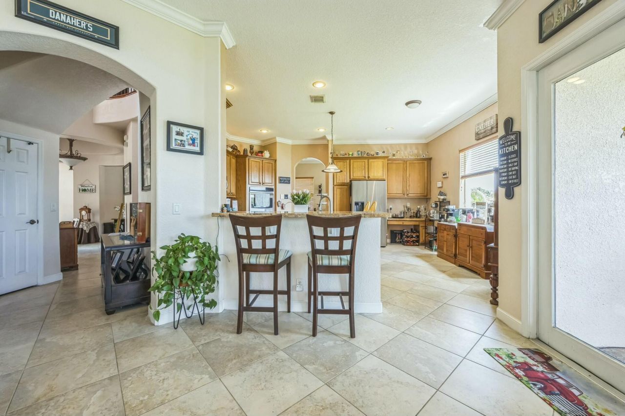 694 Cresta Circle, West Palm Beach, FL 33413 Photo