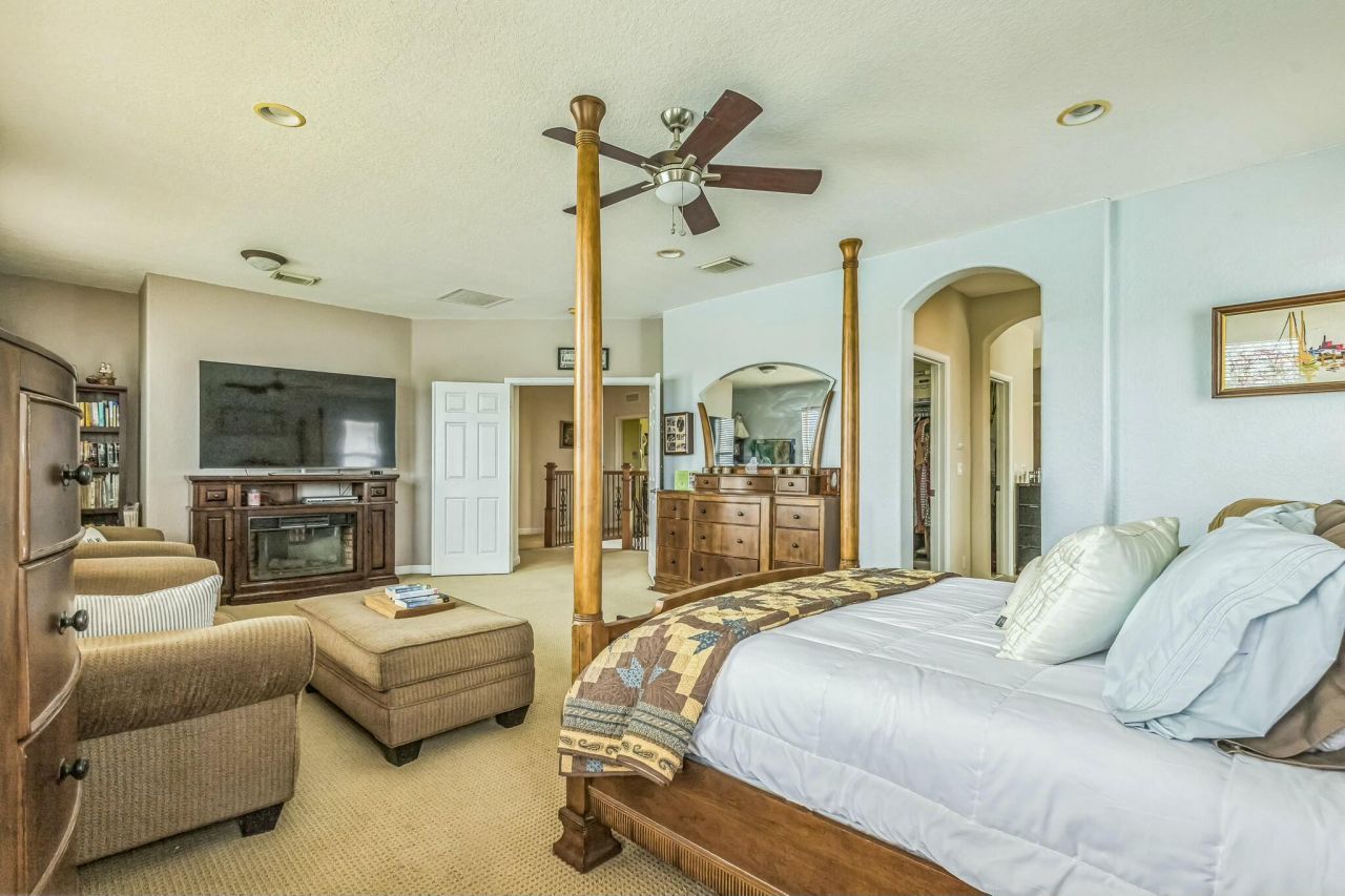 694 Cresta Circle, West Palm Beach, FL 33413 Photo