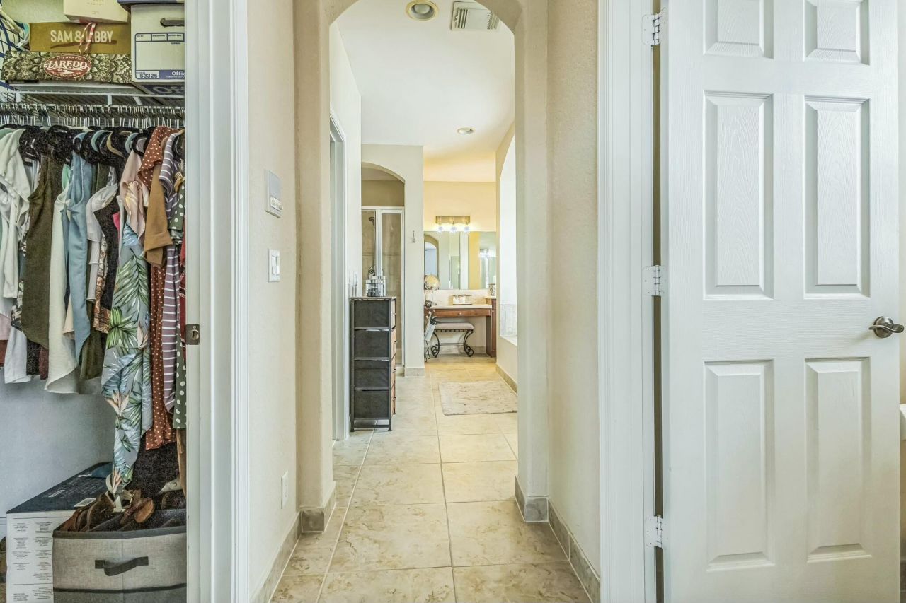 694 Cresta Circle, West Palm Beach, FL 33413 Photo