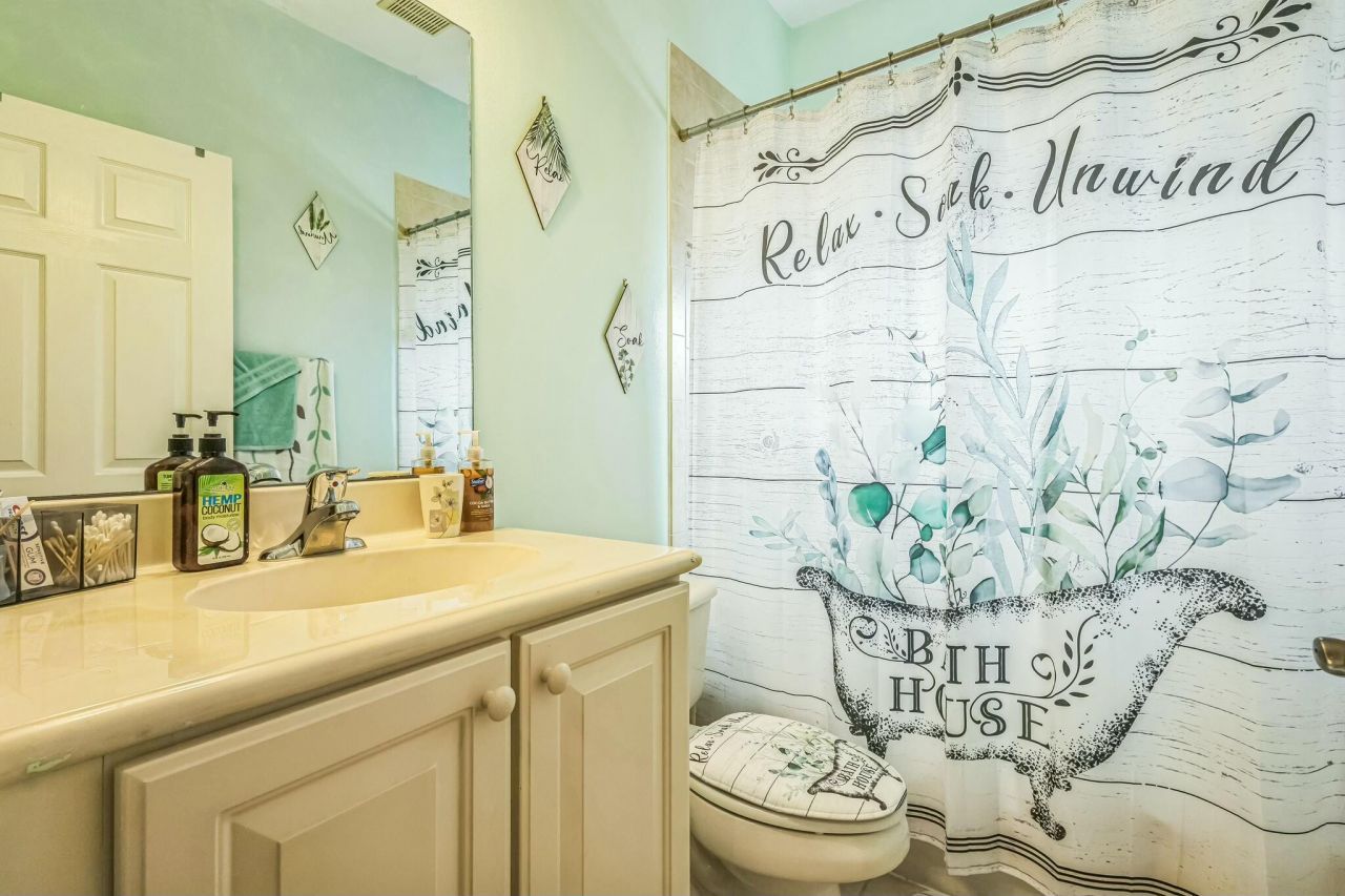 694 Cresta Circle, West Palm Beach, FL 33413 Photo