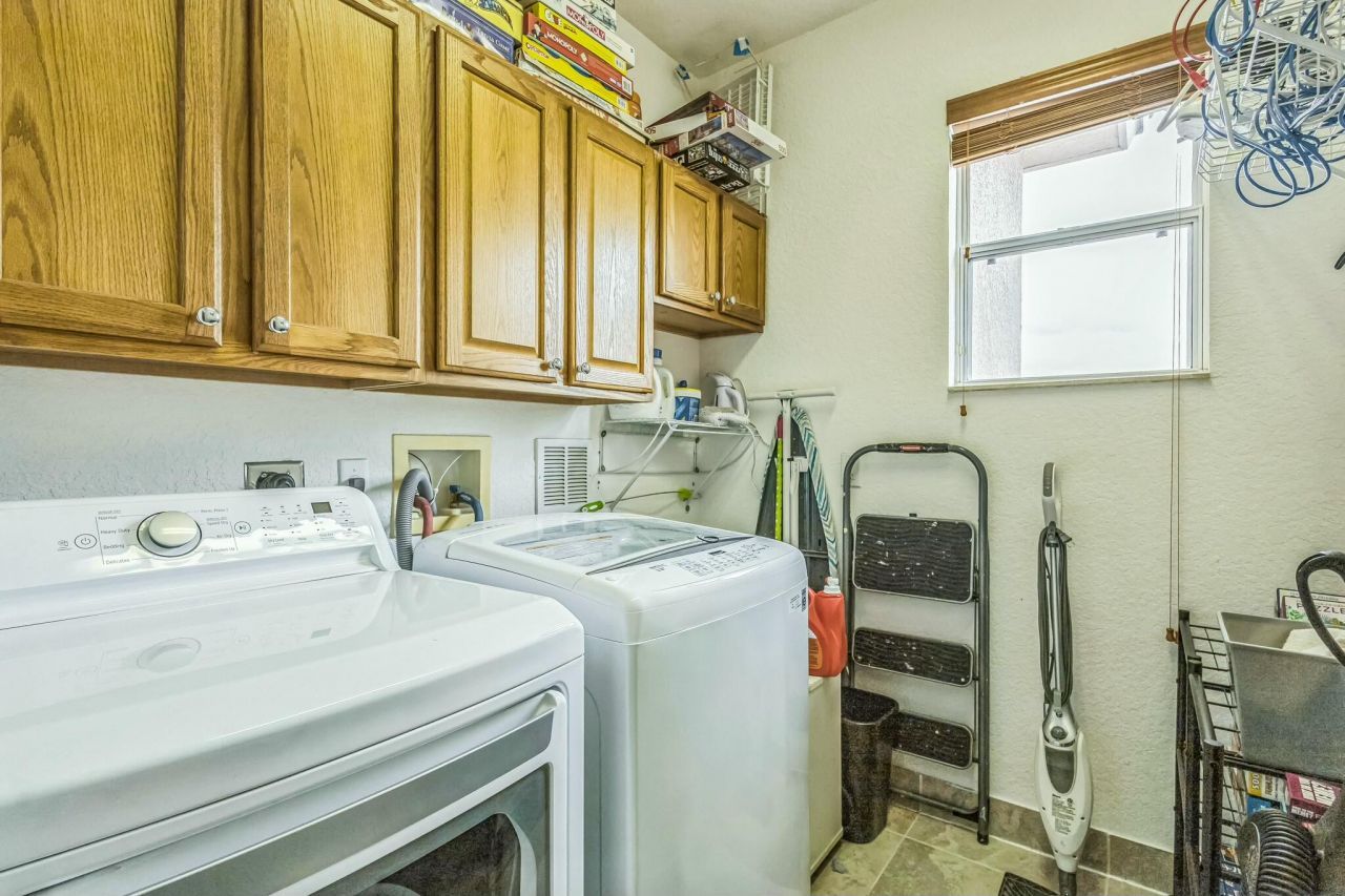 694 Cresta Circle, West Palm Beach, FL 33413 Photo