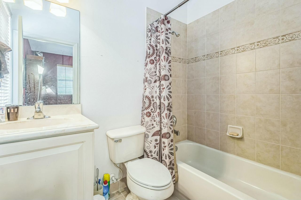 694 Cresta Circle, West Palm Beach, FL 33413 Photo