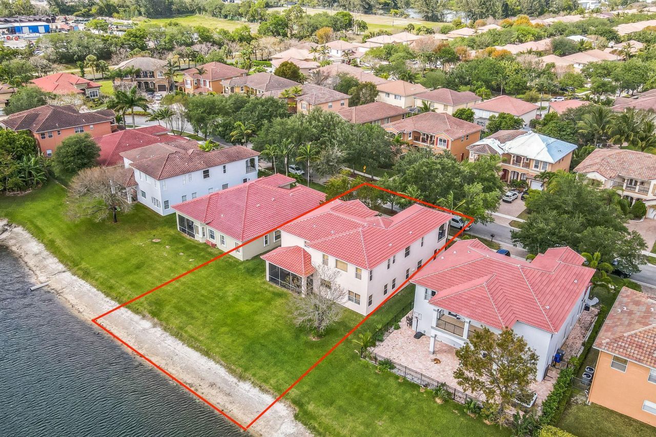 694 Cresta Circle, West Palm Beach, FL 33413 Photo