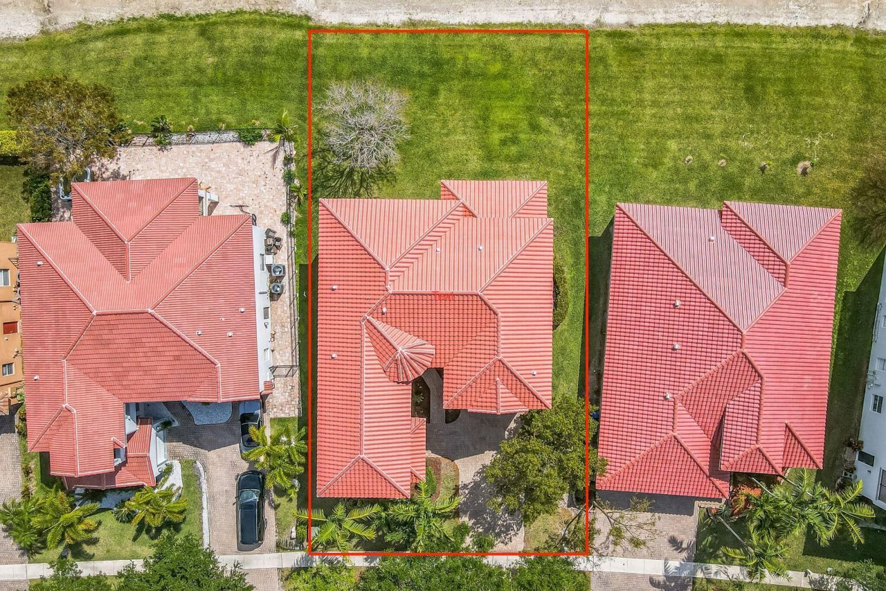 694 Cresta Circle, West Palm Beach, FL 33413 Photo