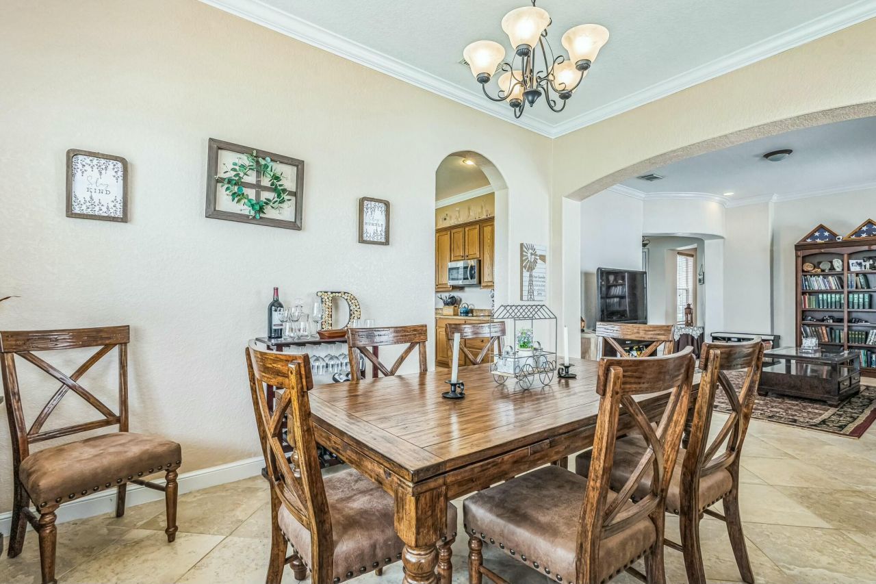 694 Cresta Circle, West Palm Beach, FL 33413 Photo