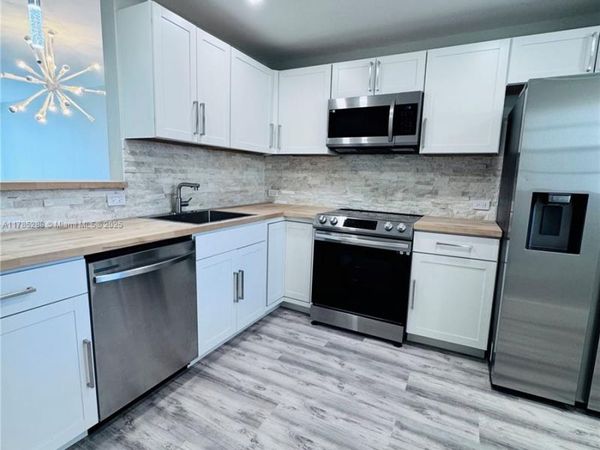 1750 NE 191st St, Unit 725-4, Miami, FL 33179