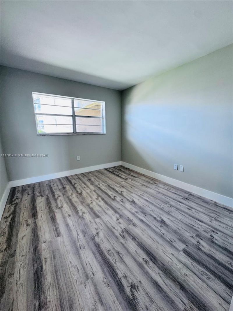 1750 NE 191st St, Unit 725-4, Miami, FL 33179 Photo