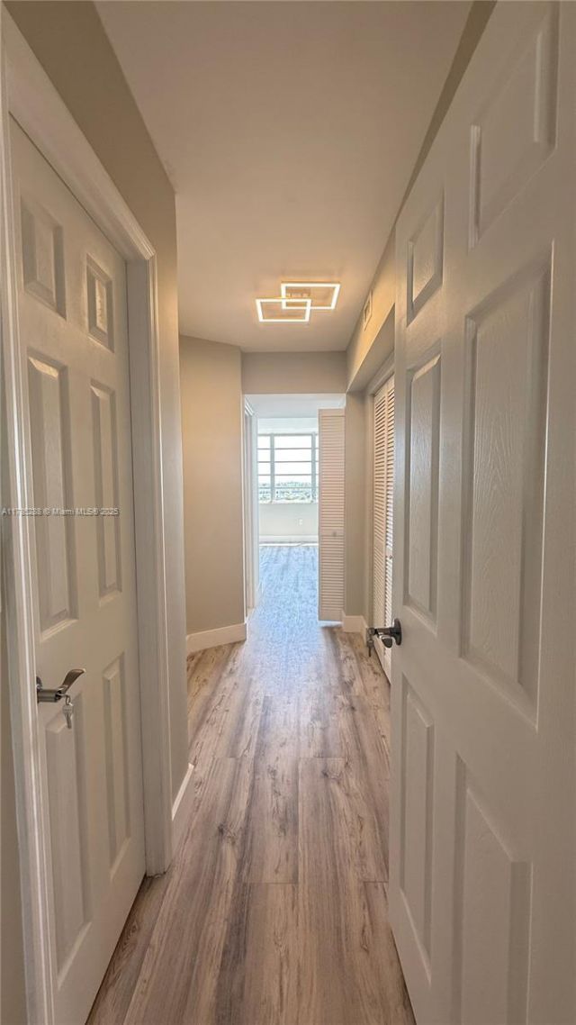 1750 NE 191st St, Unit 725-4, Miami, FL 33179 Photo