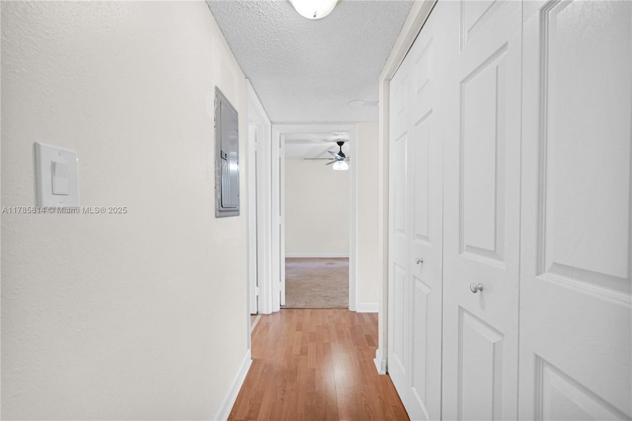 7640 Westwood Dr, Unit 404, Tamarac, FL 33321 Photo