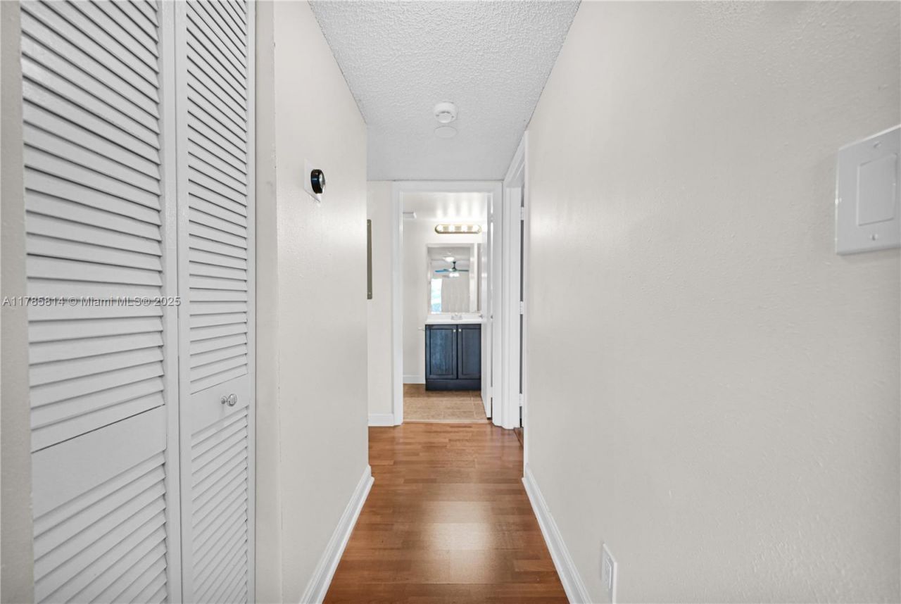 7640 Westwood Dr, Unit 404, Tamarac, FL 33321 Photo