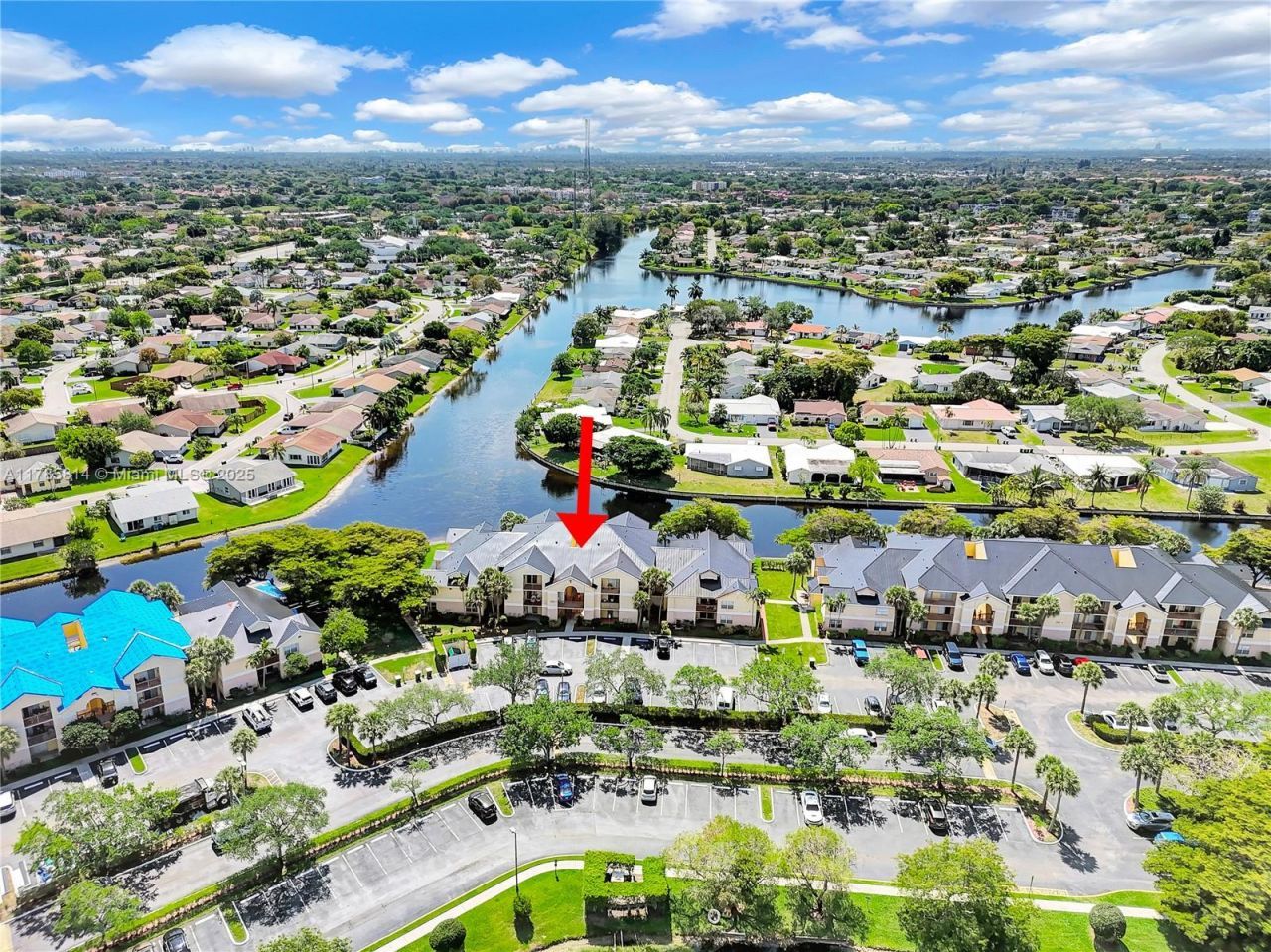 7640 Westwood Dr, Unit 404, Tamarac, FL 33321 Photo