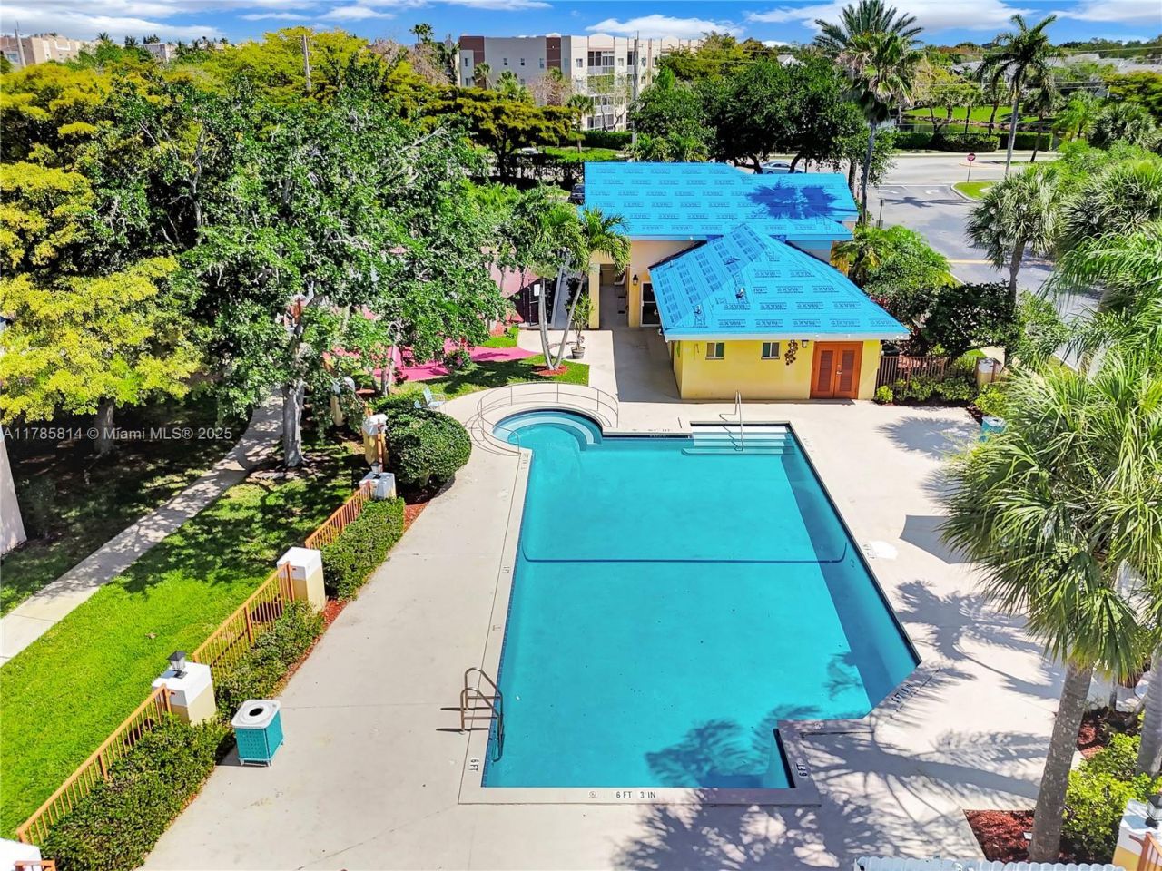 7640 Westwood Dr, Unit 404, Tamarac, FL 33321 Photo