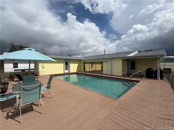 880 SE Degan Drive, Port St Lucie, FL 34983