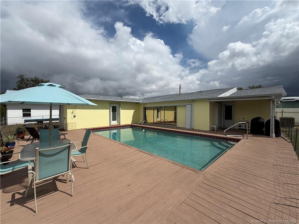 880 SE Degan Drive, Port Saint Lucie, FL 34983 Photo