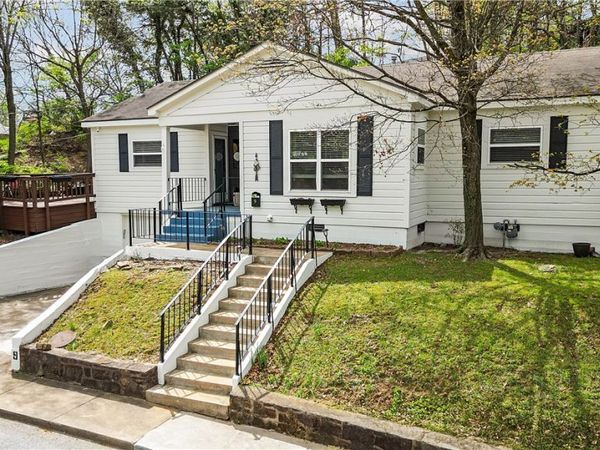 9 E Trenton Boulevard, Fayetteville, AR 72701