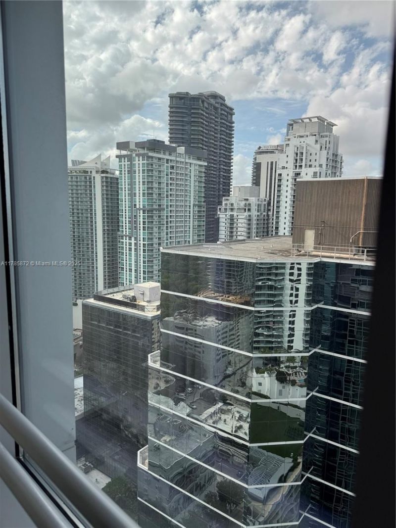 1395 W Brickell Ave, Unit 2813, Miami, FL 33131 Photo