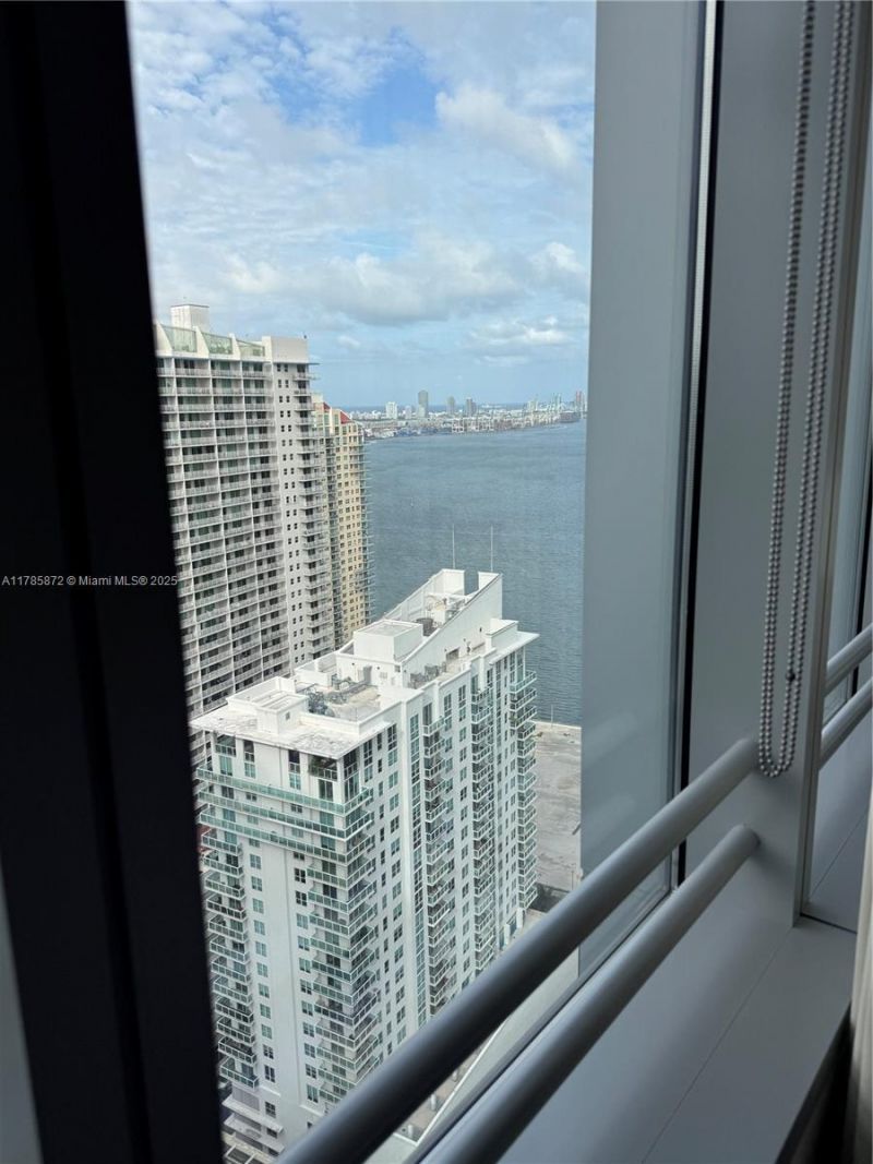 1395 W Brickell Ave, Unit 2813, Miami, FL 33131 Photo