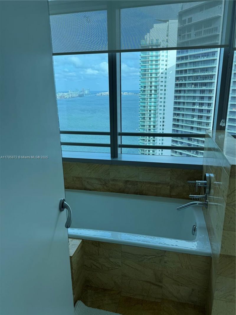 1395 W Brickell Ave, Unit 2813, Miami, FL 33131 Photo