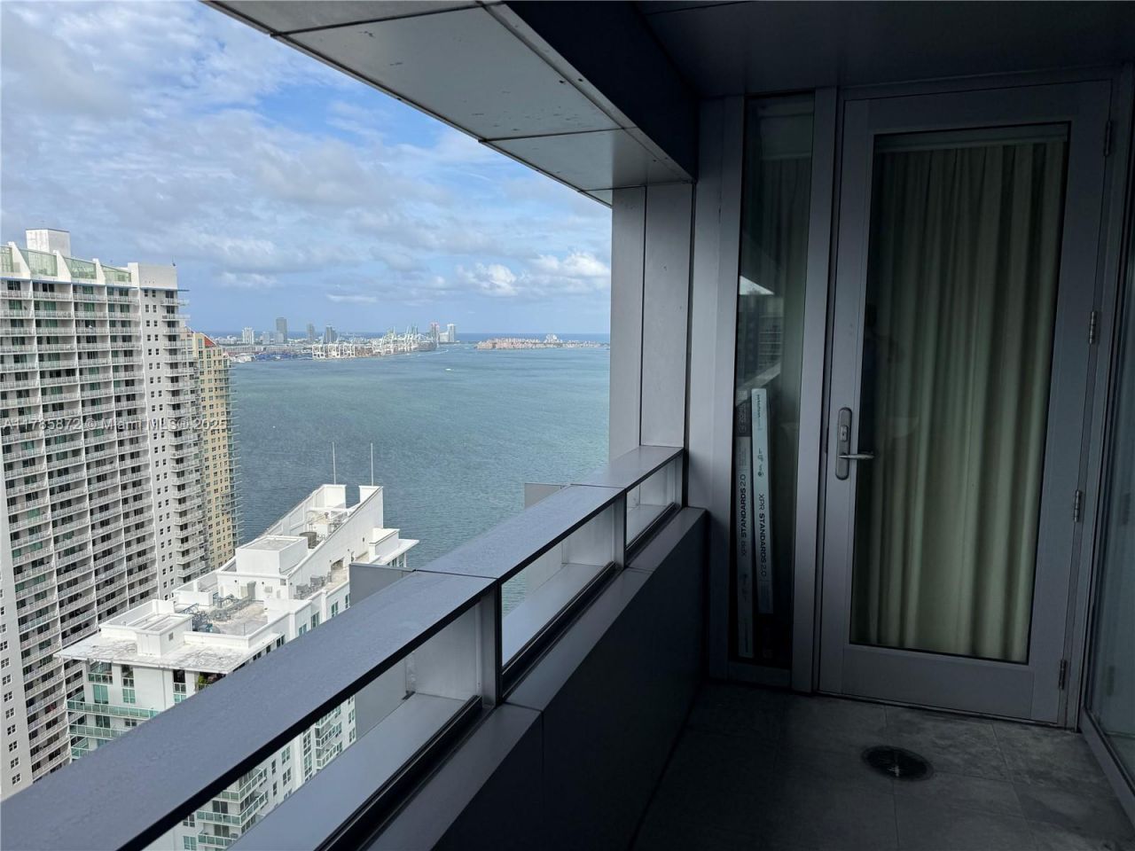1395 W Brickell Ave, Unit 2813, Miami, FL 33131 Photo