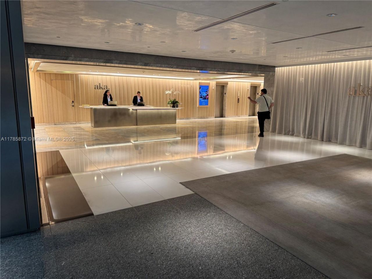 1395 W Brickell Ave, Unit 2813, Miami, FL 33131 Photo