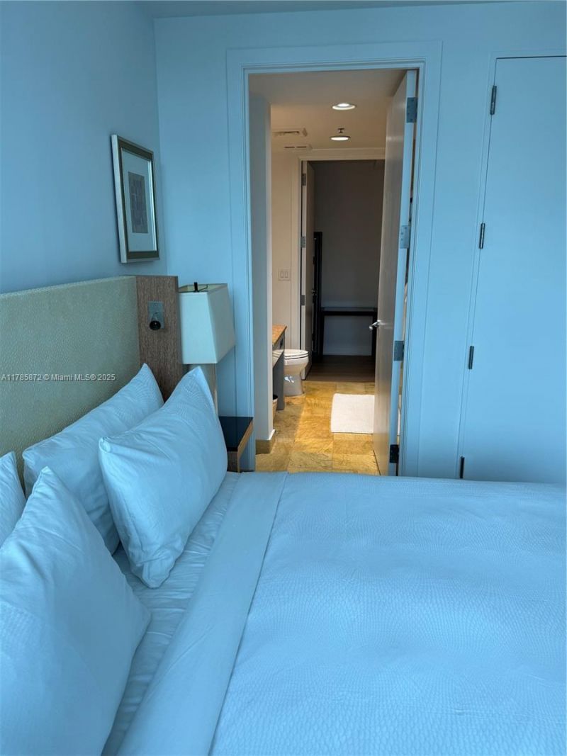 1395 W Brickell Ave, Unit 2813, Miami, FL 33131 Photo