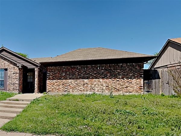 422 Dollins Street, Cedar Hill, TX 75104