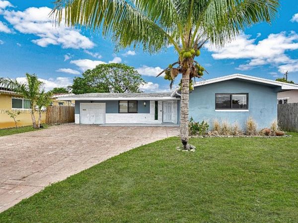 8451 NW 10th St, Pembroke Pines, FL 33024