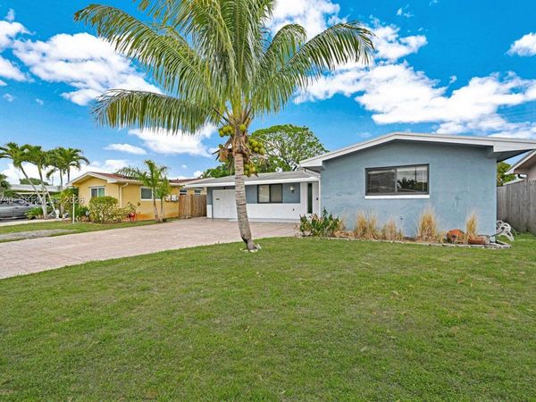 8451 NW 10th St, Pembroke Pines, FL 33024