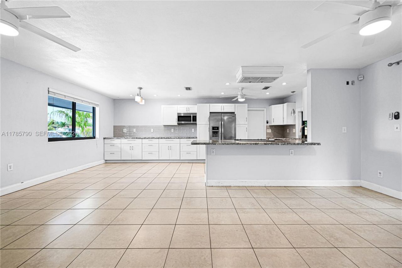 8451 NW 10th St, Pembroke Pines, FL 33024 Photo