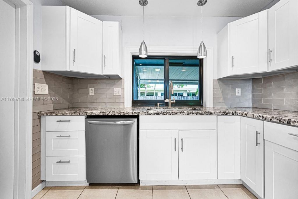 8451 NW 10th St, Pembroke Pines, FL 33024 Photo