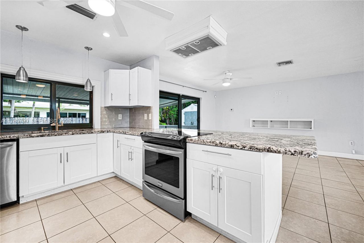 8451 NW 10th St, Pembroke Pines, FL 33024 Photo