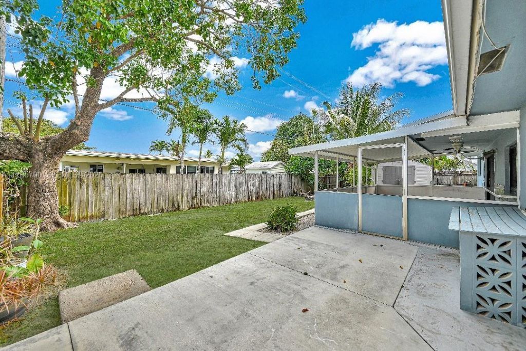 8451 NW 10th St, Pembroke Pines, FL 33024 Photo