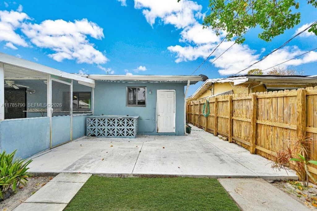 8451 NW 10th St, Pembroke Pines, FL 33024 Photo