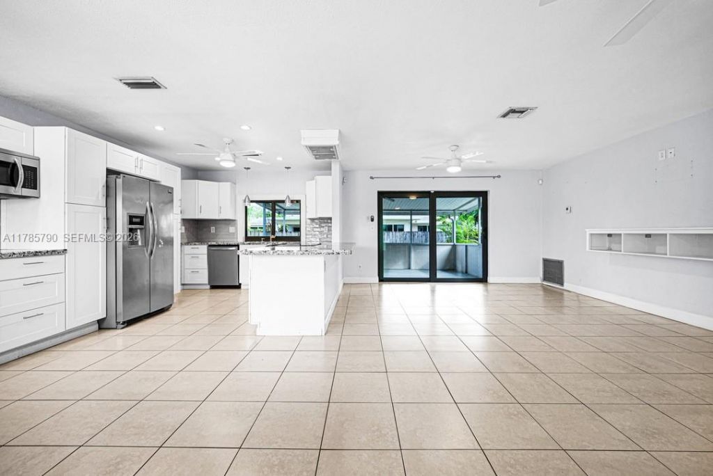 8451 NW 10th St, Pembroke Pines, FL 33024 Photo