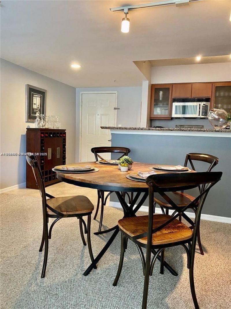 2080 S Ocean Dr, Unit 707, Hallandale Beach, FL 33009 Photo