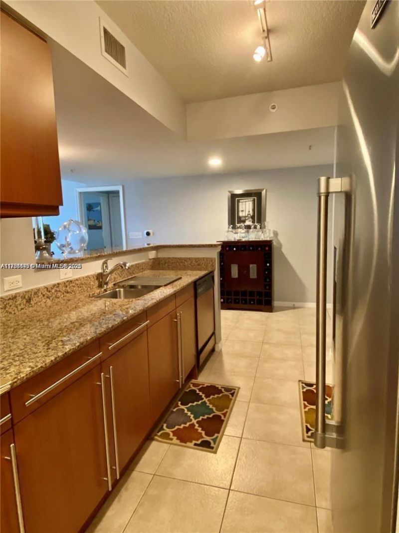 2080 S Ocean Dr, Unit 707, Hallandale Beach, FL 33009 Photo