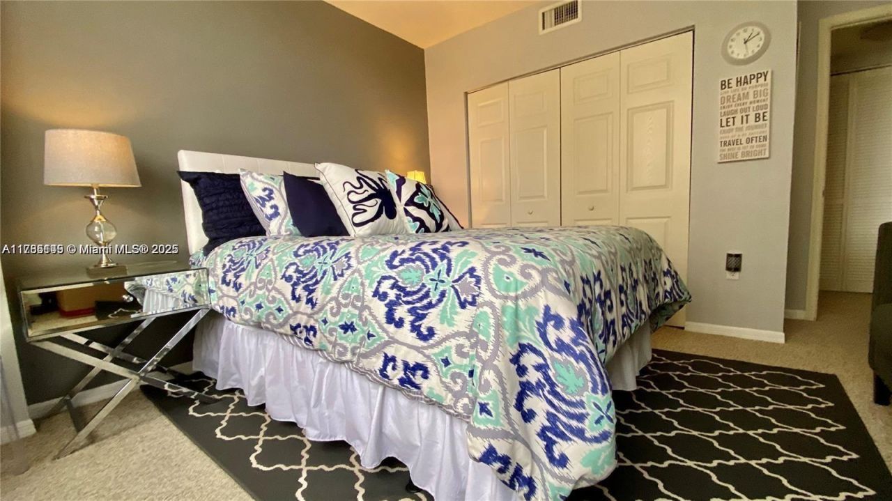 2080 S Ocean Dr, Unit 707, Hallandale Beach, FL 33009 Photo